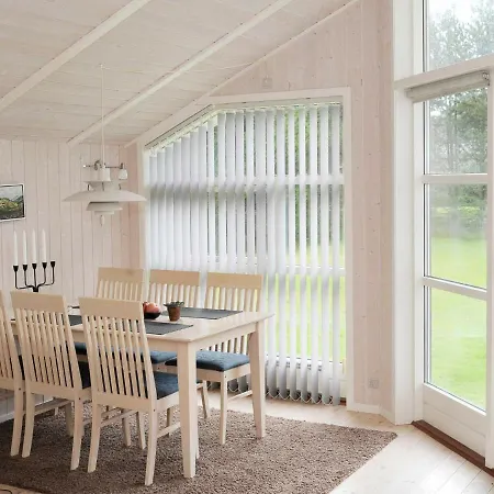 Holiday home Two-bedroom Holiday In 6 *