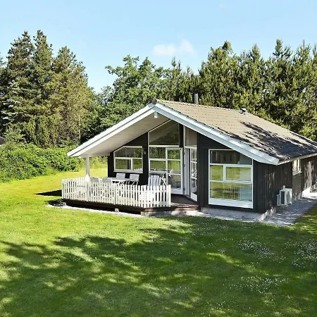 Two-bedroom Holiday In 6 Holiday home *